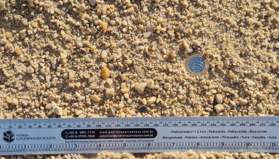 Amostra de Areia Grossa com referência de escala